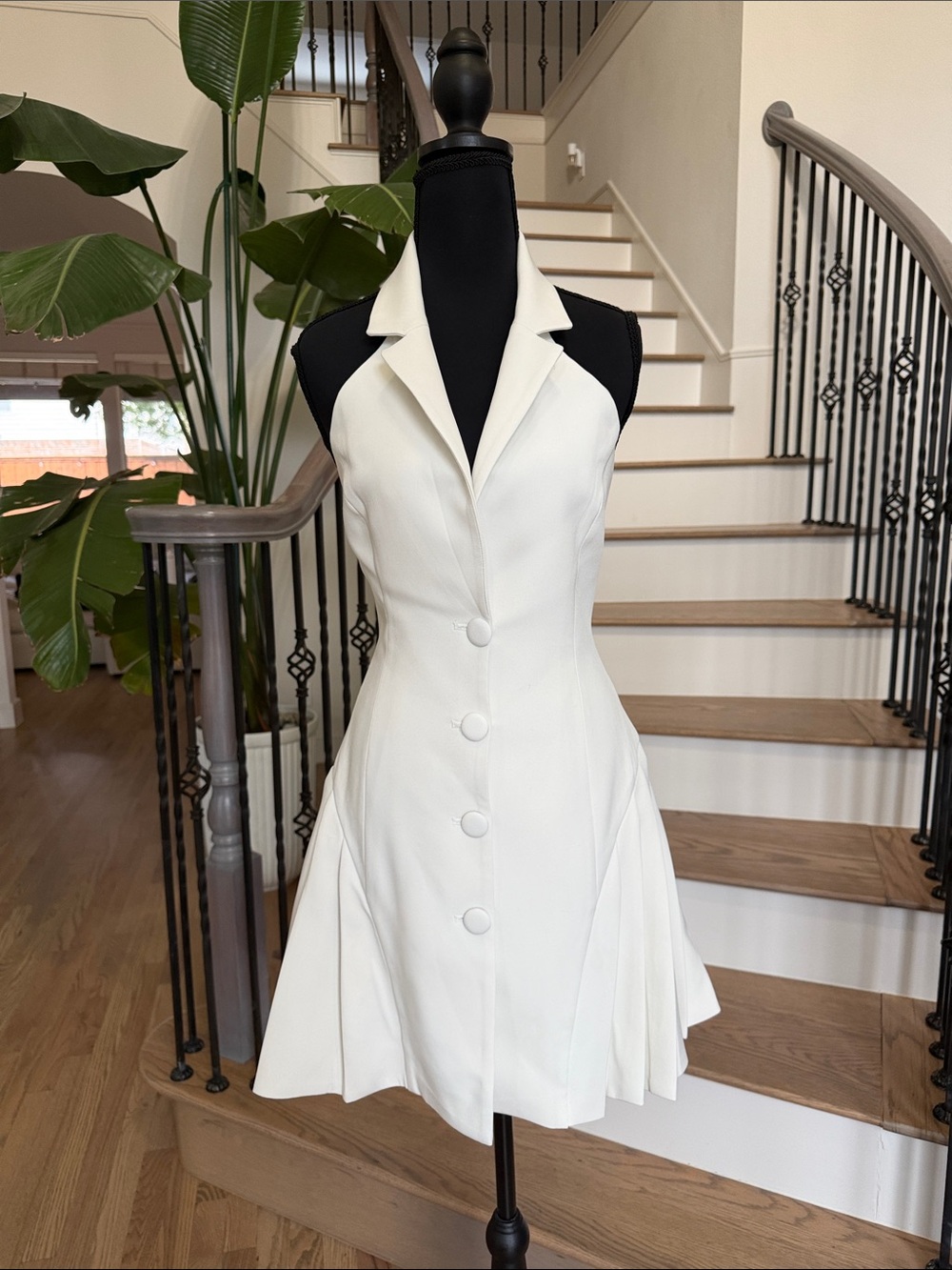 Miss Circle Women's White Halter Button-Front Dress (medium)